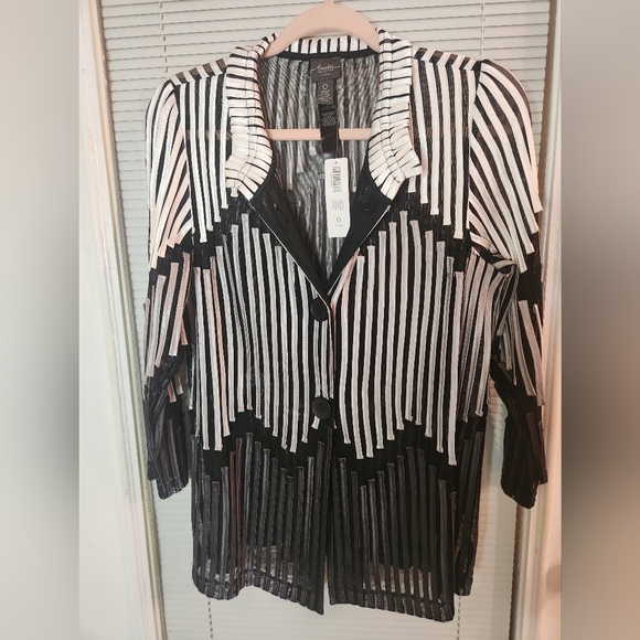 CHICOS TRAVELERS Collection Strip Jacket size 0. P2P19 stretches - Picture 2 of 10